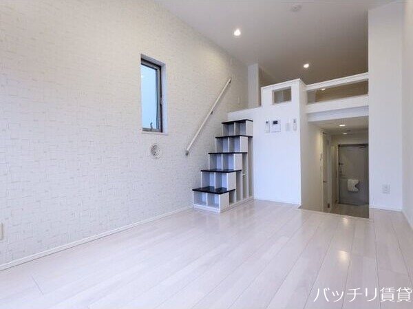 居室・リビング　同型タイプの為、現状を優先いたします。