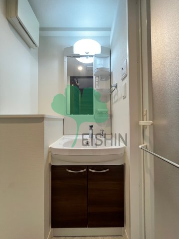 洗面設備　シンプルで使いやすい洗面台です！