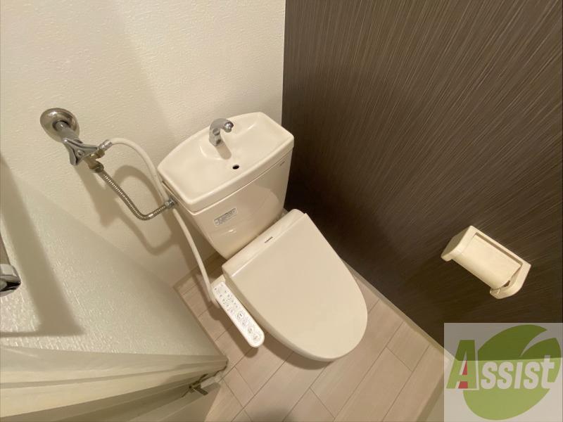 トイレ　ウォシュレット機能がついたトイレ。安心して使用できますね。