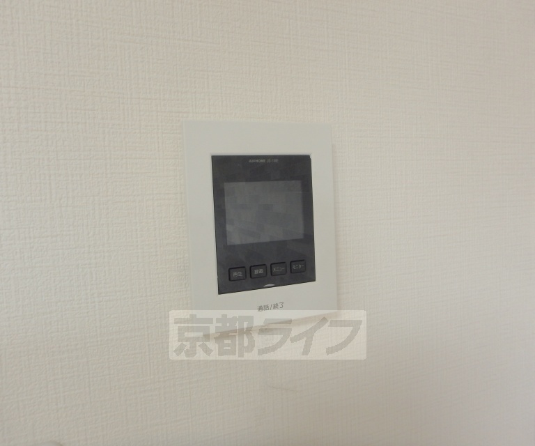 セキュリティ　モニター付きのインターホンです。