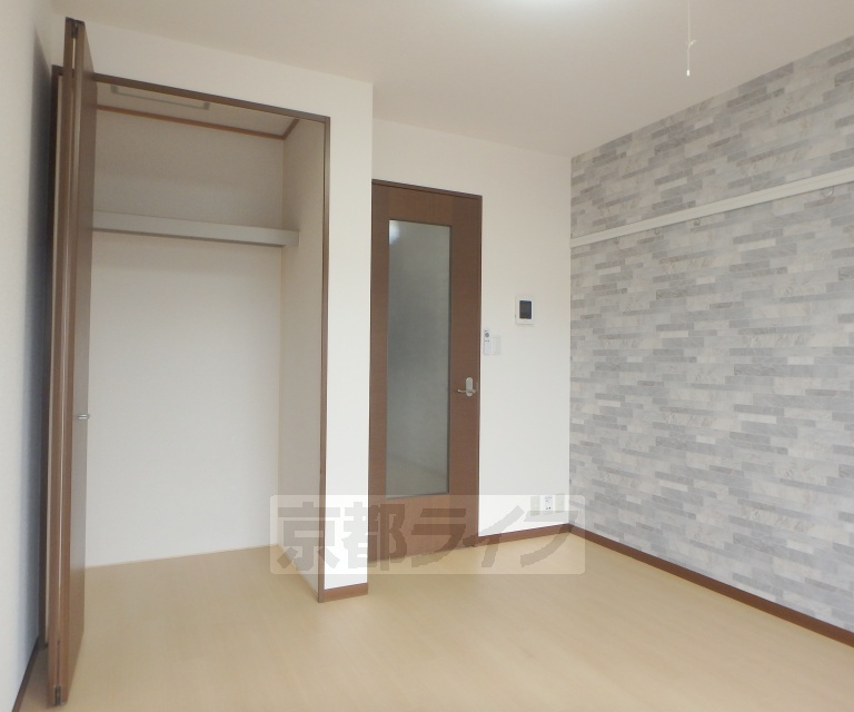 居室・リビング　綺麗なフローリングのお部屋です。