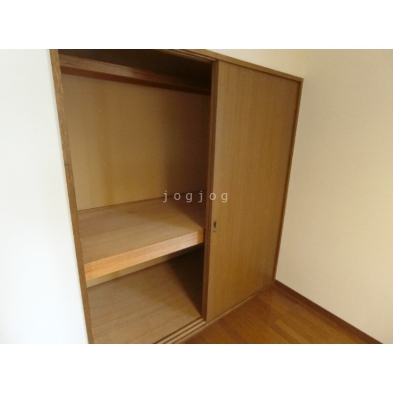 収納　収納が大きく、たくさんものが入ります。