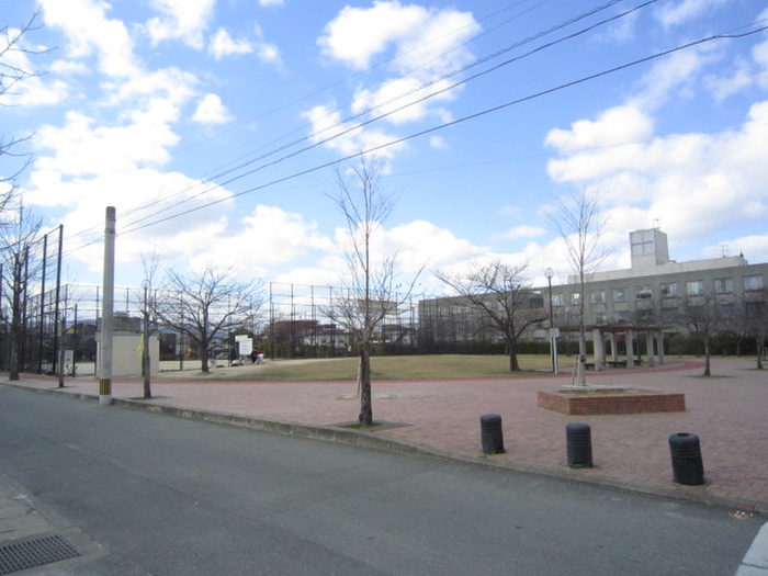 公園　諸岡中央公園（公園）まで100m