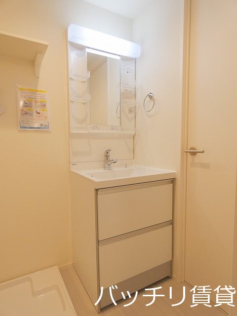洗面設備　同型タイプの為、現状を優先いたします。
