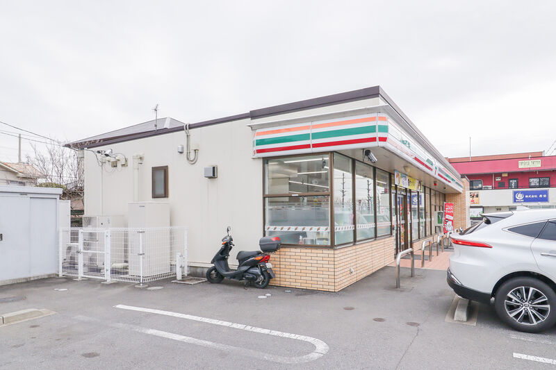 コンビニ　セブン-イレブン 伊勢崎宮子西店（コンビニ）まで749m