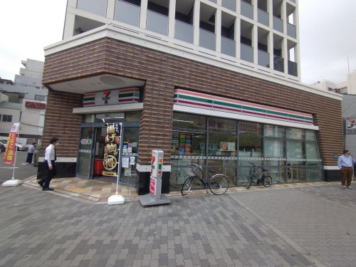コンビニ　セブンイレブン 大阪玉造1丁目店（コンビニ）まで220m