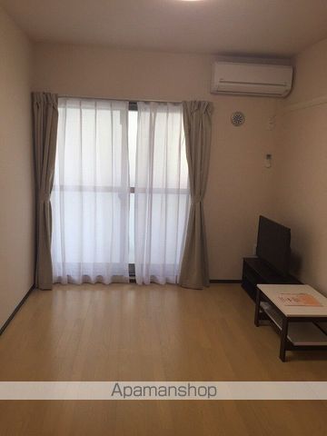 レオネクストアドバンス殿町IIの居間写真