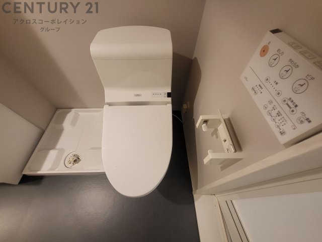 トイレ　温水洗浄便座付きのトイレです♪
