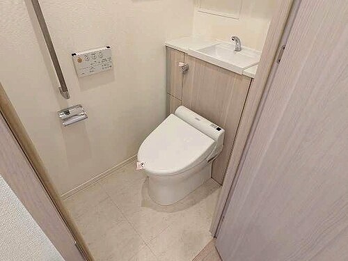 ＪＲ山手線 大崎駅 徒歩6分 40階建 築12年のトイレ写真