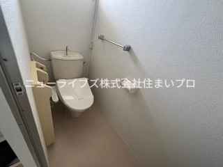 京阪本線 萱島駅 徒歩20分 2階建 築37年のトイレ写真