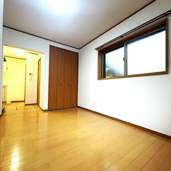 ＪＲ中央線 信濃町駅 徒歩6分 2階建 築21年の居間写真