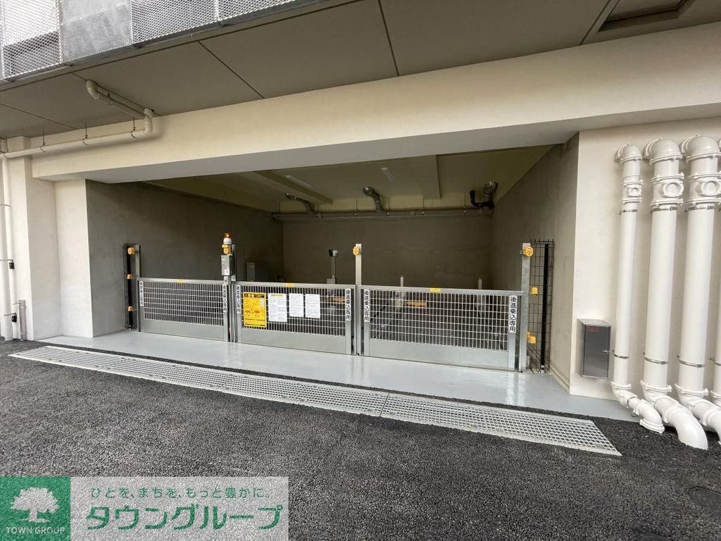 玄関　※写真は同タイプ住戸です。