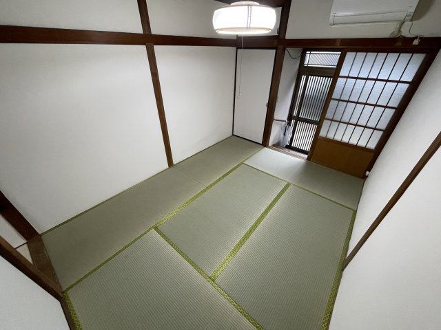 テラス 西宮市上田中町の居間写真
