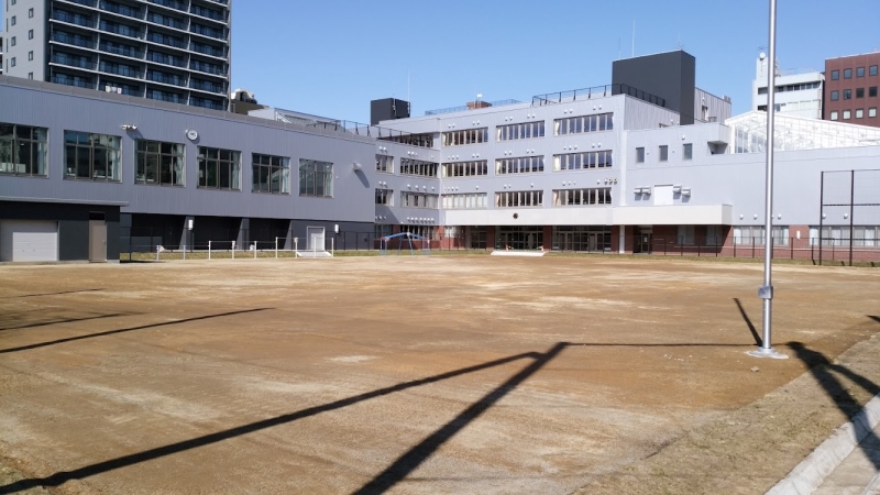 小学校　札幌市立中央小学校（小学校）まで587m