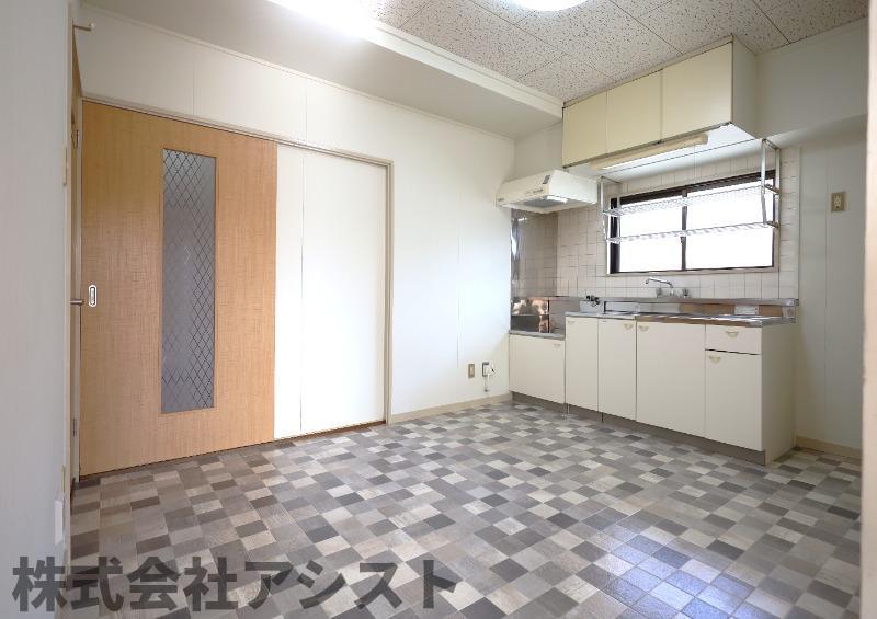 ＪＲ筑豊本線 浦田駅 徒歩50分 7階建 築38年の居間写真