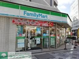 コンビニ　ファミリーマート新大阪駅東口店（コンビニ）まで260m