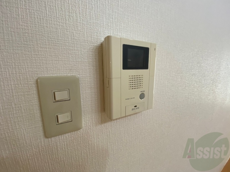 セキュリティ　ＴＶモニター付インターホンです。来客者の顔が見えるので安心！