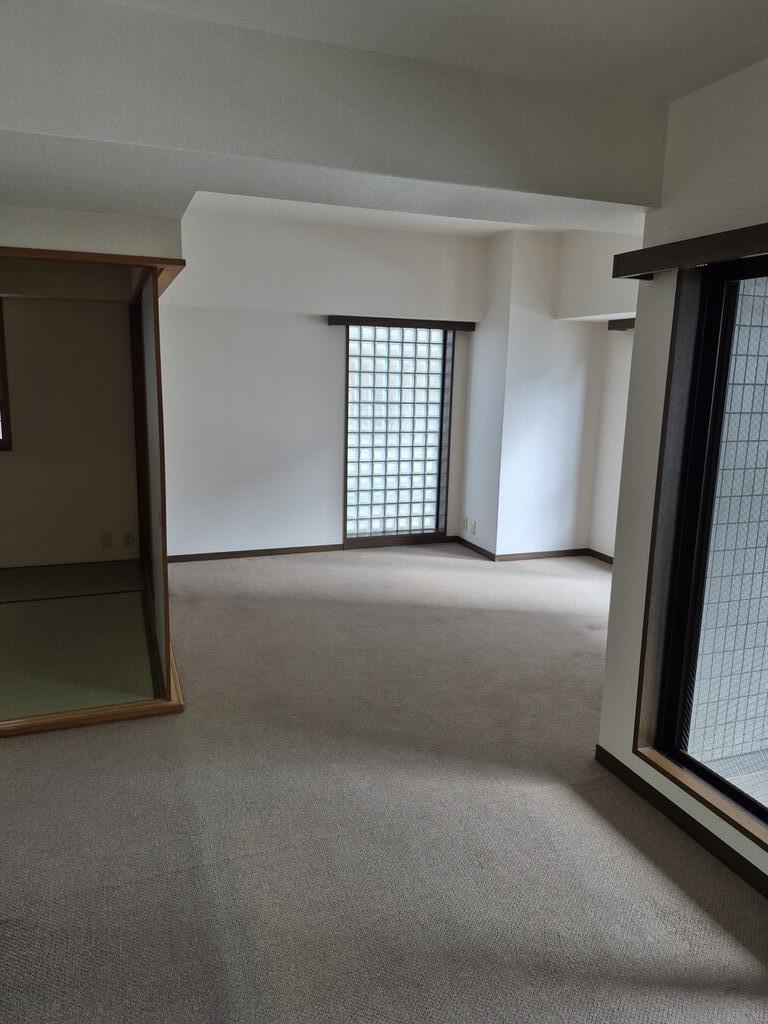 ライオンズマンション尼崎の居間写真