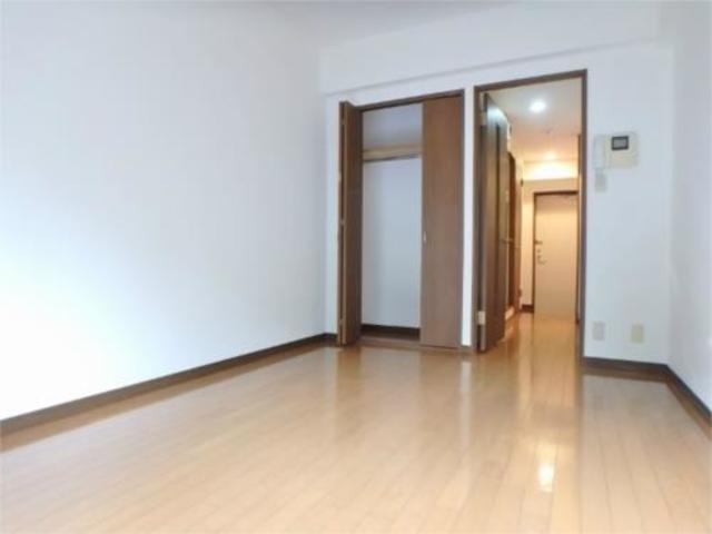 居室・リビング　キレイなフローリングのお部屋です