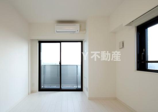 居室・リビング　こちらの居間で趣味の時間をお楽しみください