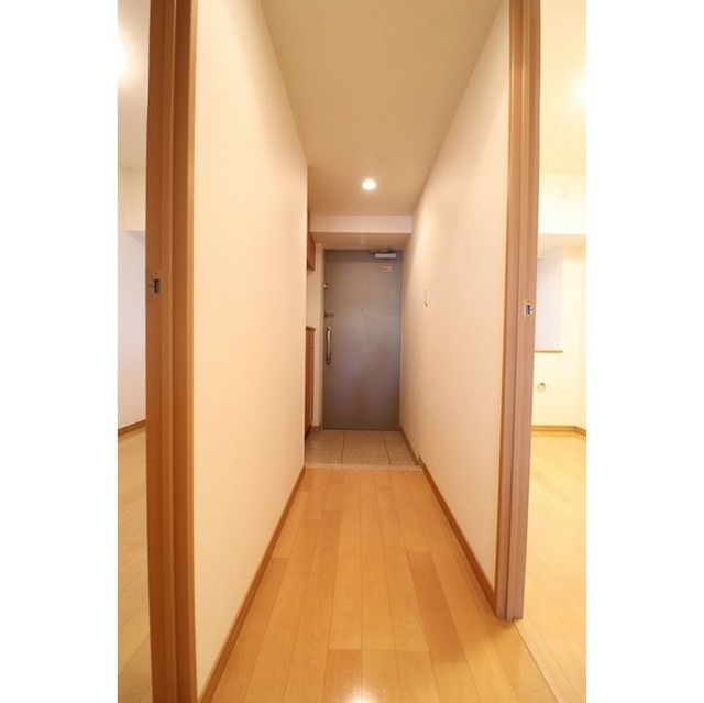 玄関　（別タイプ参考写真）コンフォリア板橋仲宿　板橋区仲宿
