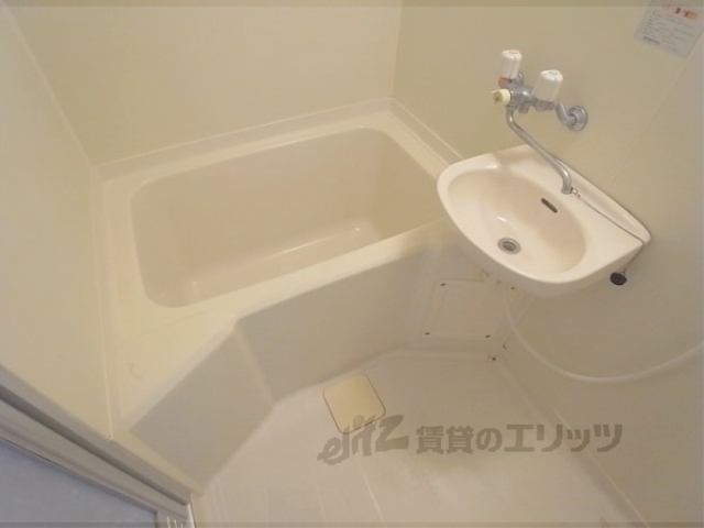 バス・シャワールーム　バス