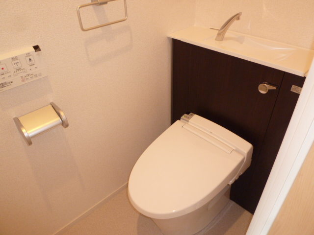 トイレ　シャワートイレでスッキリ