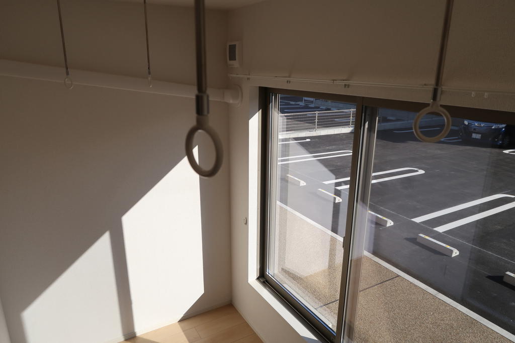 バルコニー　室内写真は別室です　サンルーム仕様です