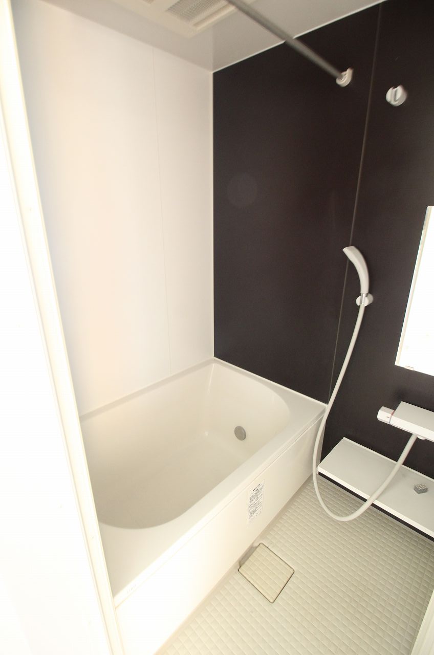 バス・シャワールーム　別の部屋の写真です