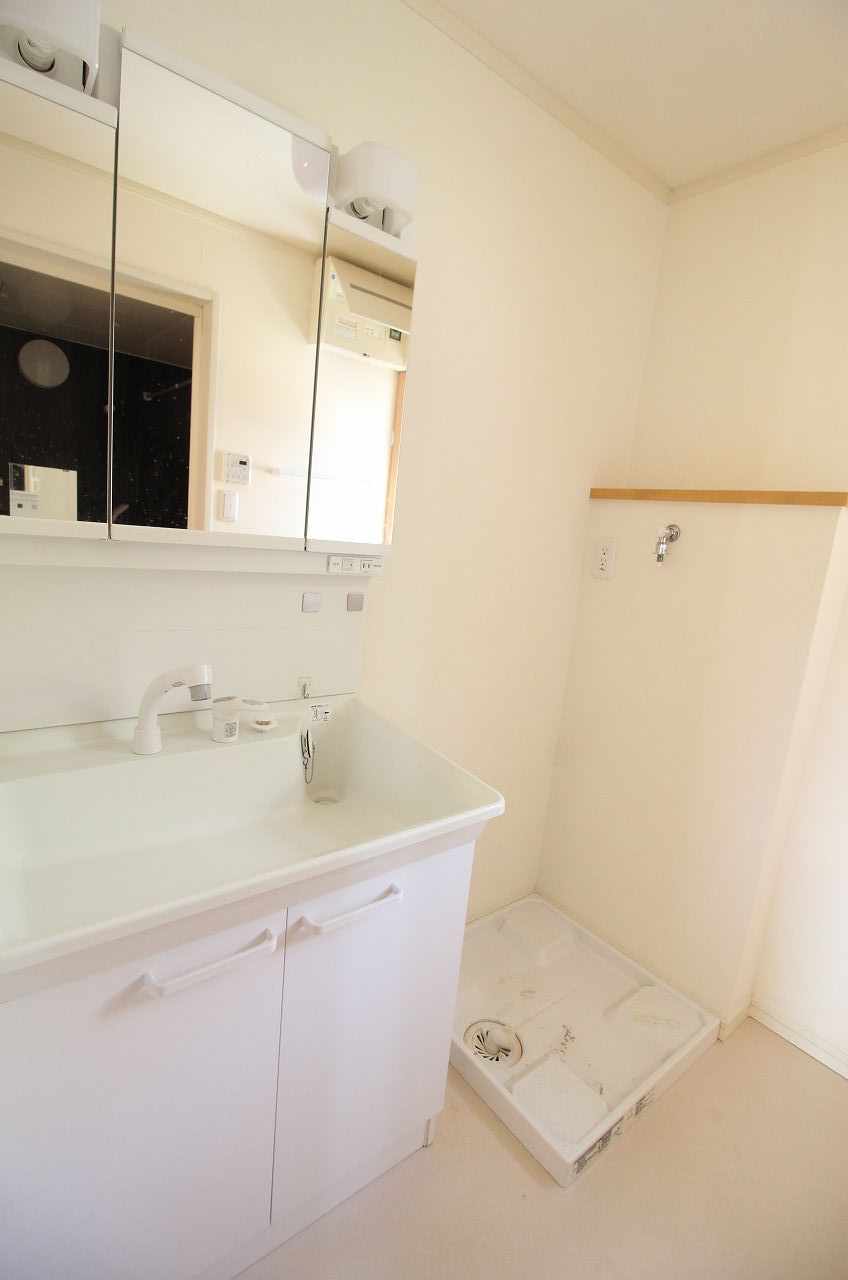洗面設備　別の部屋の写真です