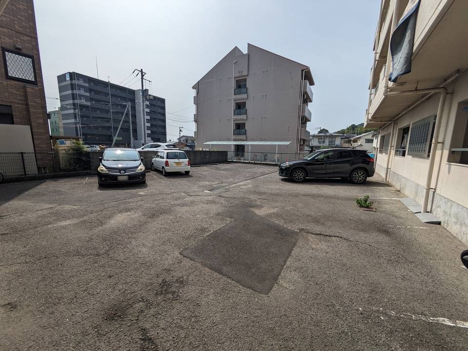 駐車場　駐車場