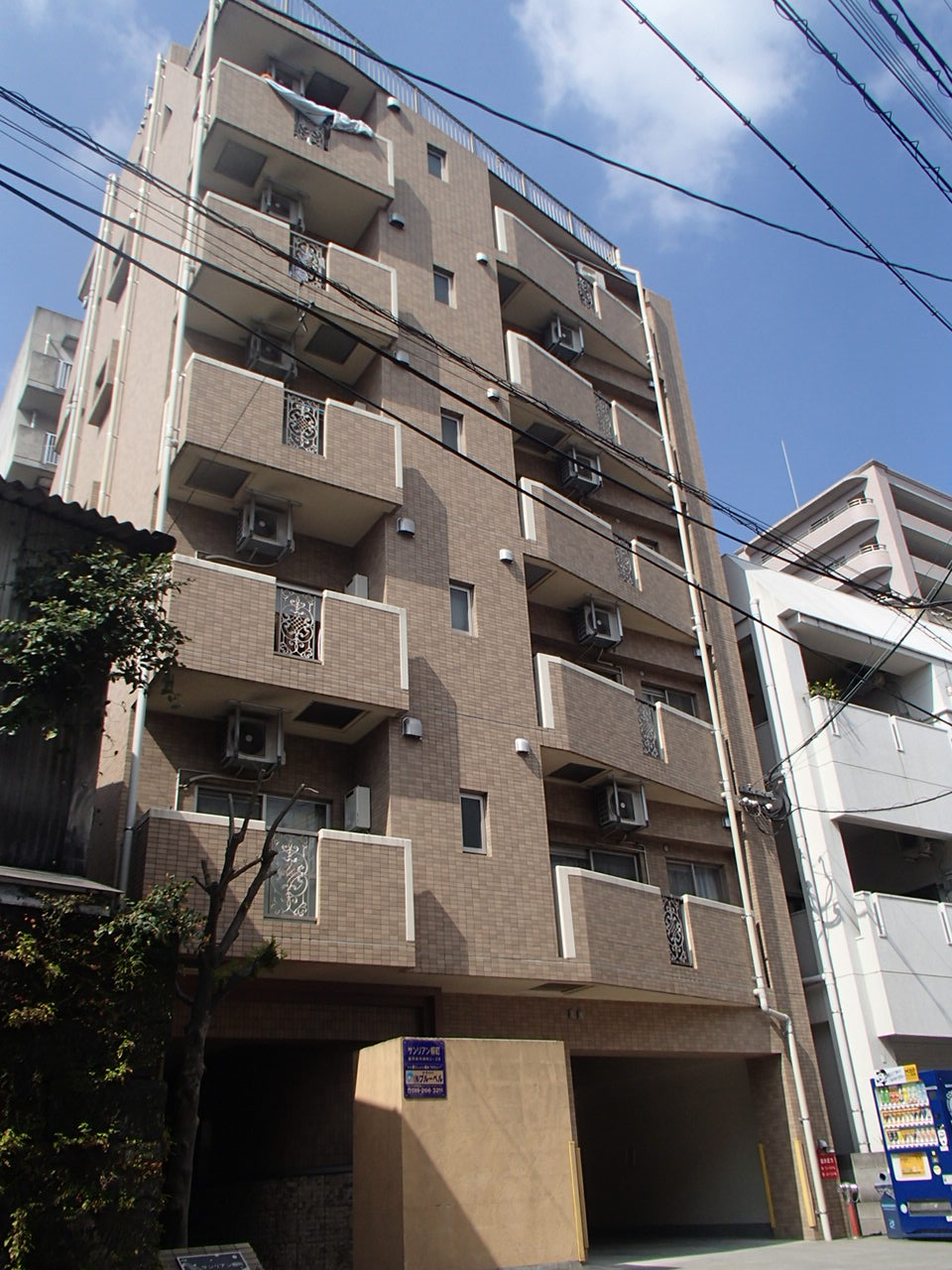 鹿児島市柳町のマンションの建物外観