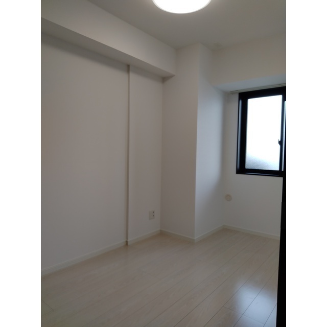 居室・リビング　北側５帖洋室