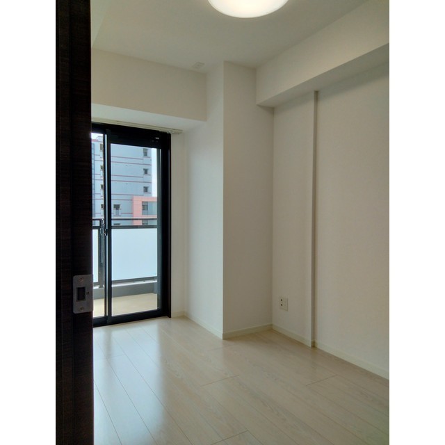 居室・リビング　南側洋室