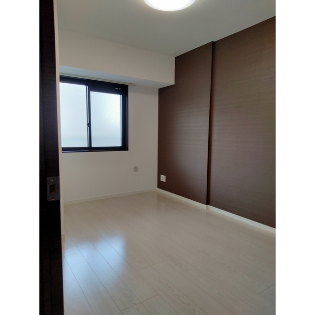 居室・リビング　北側６．６帖洋室