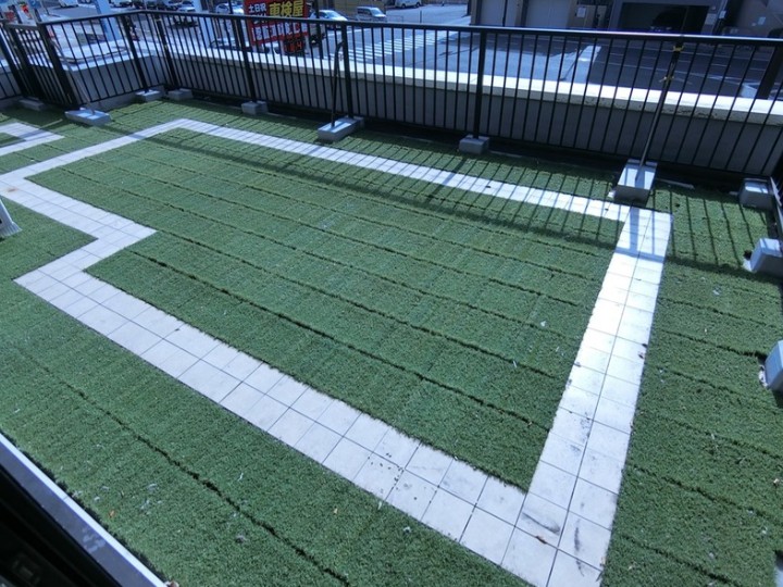 バルコニー　広々バルコニー