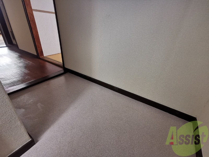 玄関　玄関から写真を撮ってみました！敷居が低くて安心ですね。