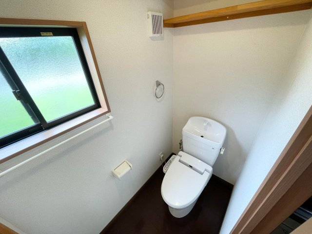 トイレ　落ち着いたトイレです