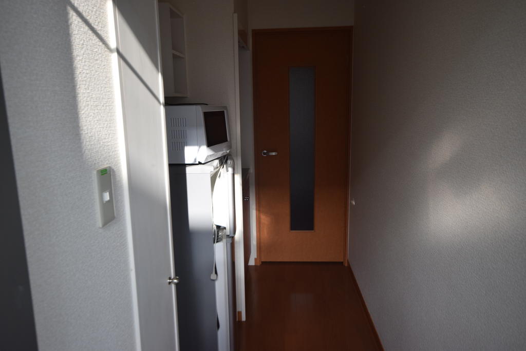 近鉄長野線 喜志駅 バス乗車時間：14分 最寄りバス停で下車 徒歩3分 2階建 築23年の玄関写真