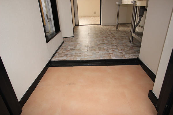 玄関　※現況を優先します