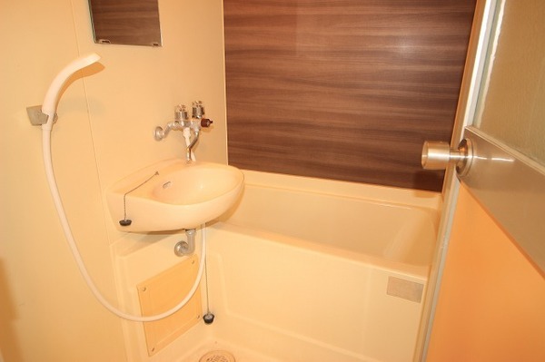 バス・シャワールーム　※現況を優先します