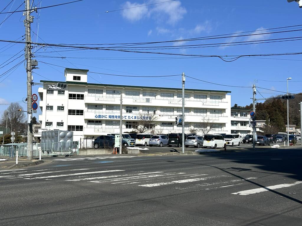 中学校　盛岡市立上田中学校（中学校）まで223m