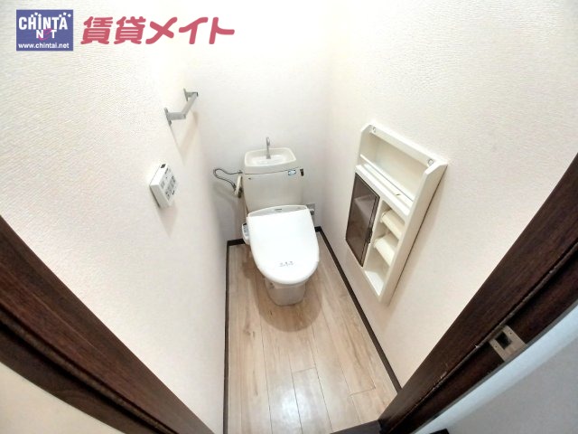 【鈴鹿市三日市のアパートのトイレ】