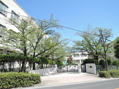 小学校　名古屋市立西山小学校（小学校）まで287m