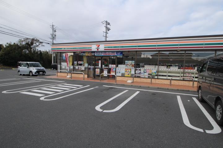 コンビニ　セブンイレブン（コンビニ）まで1422m