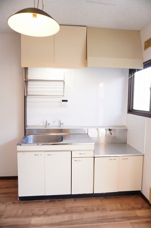 キッチン　キッチンセットあり！上下収納が充実しています♪