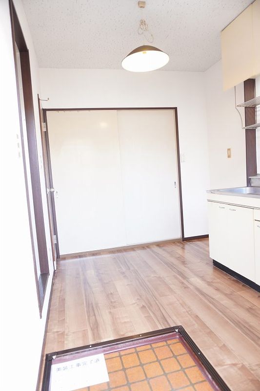その他部屋・スペース　キッチンと洋室が仕切れます♪キッチン床張替え！