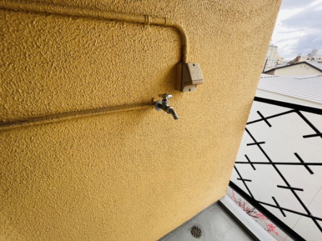 その他設備　室外洗濯置き場です