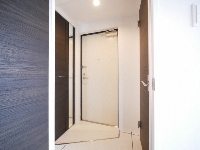 玄関　スッキリ広々とした段差が少ない玄関♪