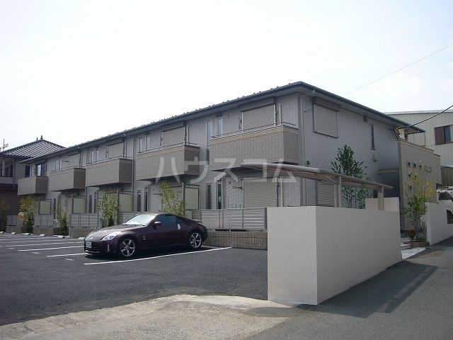 横須賀市津久井のアパートの建物外観
